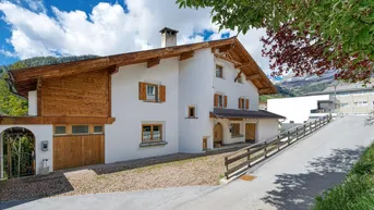 Expose Großzügiges Landhaus mit 6 Wohnungen in Premiumlage in Serfaus – Eleganz trifft auf südalpinen Charme!