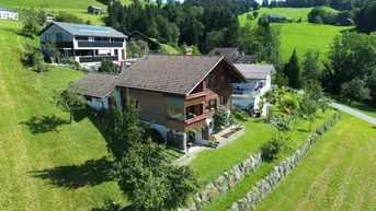 Expose Gepflegtes Mehrfamilienhaus mit Garage, Garten und Terrasse in Top-Lage!