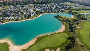 Expose Luxuriöse Traumvilla direkt am See