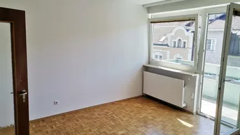Expose Nette Garçonniere mit Balkon