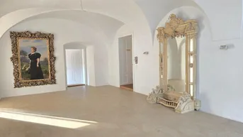 Expose Schlossresidenz - Wohnen in einer prachtvollen Stil-Altbauwohnung mit Garten im Schloss