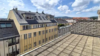 Expose Helle 2,5-Zimmer-Wohnung mit 24 m² Dachterrasse