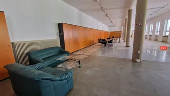 Expose Büro | Lager | Raumhöhe 3,8m | Lastenlift