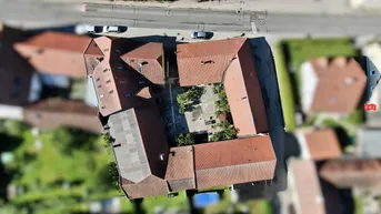 Expose Tradititioneller Vierkanthof mit 2 Wohnhäusern, Zimmervermietung, Heurigenlokal &amp; Hofladen Nähe Stift Göttweig bei Krems