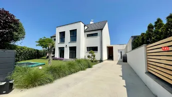 Expose Modernes 186 m² Einfamilienhaus mit Wärmepumpe, Pool, Terrasse &amp; Whirlpool