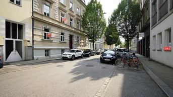 Expose Schöne Altbau Dachgeschosswohnung in bester Lage