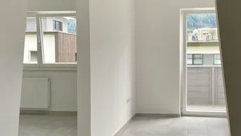 Expose Dein Daheim - 2 Zimmer +extra geräumige KomplettKüche +AAP