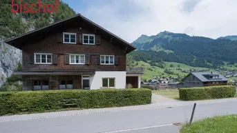 Expose Grösseres Wohnhaus in schöner Wohnlage zu verkaufen