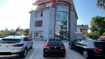 Expose Wals/Himmelreich: Bürohaus mit großzügigen Lagerräumen und Lastenlift