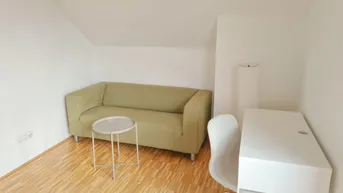 Expose Wals: Möbliertes WG-Zimmer im Dachgeschoss, Top 4/3