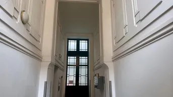 Expose Charmante 4-Zimmer-Altbauwohnung mit Lift