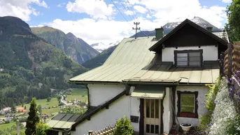 Expose MEHRFAMILIEN-WOHNHAUS MIT PANORAMABLICK RENOVIERUNGSBEDÜRFTIG aber in den richtigen Händen wieder ein ZUKÜNFTIGES ZUHAUSE