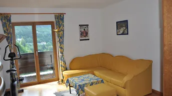Expose AUSSICHTSWOHNUNG - Ferienwohnung (2. Wohnsitz) in Bestlage von Bad Gastein. Mitten im historischen Zentrum, direkt an der Kaiserpromenade. Herrliche Aussicht auf Bad Gastein, die Berge und das Gasteiner Tal.