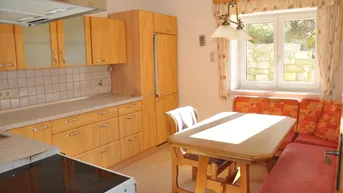 Expose Attraktives und interessantes WOHNHAUS in ruhiger und sonniger Hanglage, direkt oberhalb des Gasteiner Golfplatzes. Schöne Aussicht auf die Berge und das Gasteiner Tal.