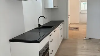 Expose Seminarraum mit 2 Eingängen (auch als 2 separate Seminarräume 36 Personen nutzbar)