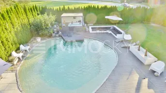 Expose Stilvoll möblierter Familientraum - Garten, Pool und Whirlpool