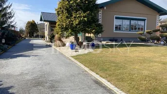 Expose Familien aufgepasst! Herrlicher Landsitz mit Pool