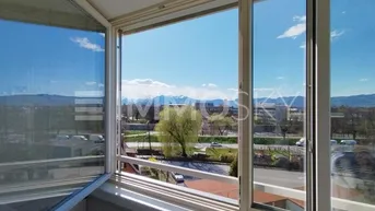 Expose Verglaster Balkon mit herrlichem Ausblick auf die Ach