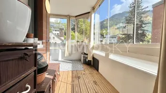 Expose Verglaster Balkon und Garage