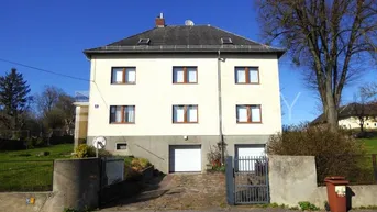 Expose Jede Menge Platz und Potential auf 2 Etagen - 2 Garagen, Werkstatt....