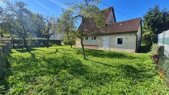 Expose Baugrundstück mit Altbestand!