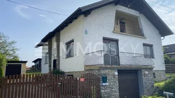 Expose Gepflegtes Wohnhaus auf 3 Ebenen mit Garten und großer Halle!
