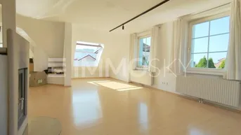 Expose Stylische Maisonette mit großen Dachfenstern