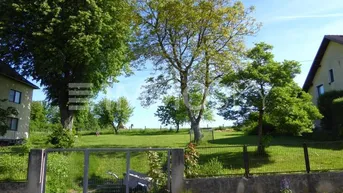 Expose LÄNDLICH, MIT NÄHE ZUR STADT! 799m² - LEICHTE HANGLAGE - KEIN BAUZWANG
