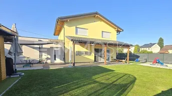 Expose Geräumiger Familientraum mit 6 Zimmer, Pool, Garage u.v.m.