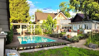 Urlaub zu Hause  Stilvolles Anwesen mit Saunahaus, Pool und Teich