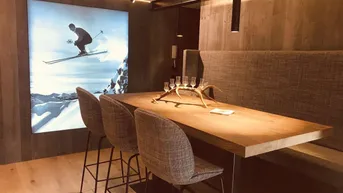 Expose Direkt in Kitzbühel: Außergewöhnliches Stadt-Domizil im exklusiven Chalet-Stil.