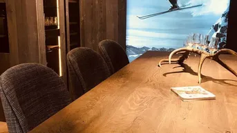 Expose Direkt in Kitzbühel: Außergewöhnliches Stadt-Domizil im exklusiven Chalet-Stil.