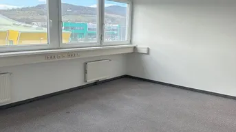 Expose Effizient und zentral: 2-Zimmer-Büro mit Nische für Teeküche im IZ-NÖ Süd