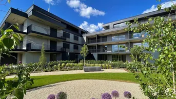 Expose ERSTBEZUG: Exklusives Garten-Domizil mit Privatpool - Freiraum: LUXUS der NEUZEIT.