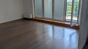 Expose Großzügige Dachgeschoß-Maisonette mit Fernblick, 2 Loggias, Balkon und Sauna - Nähe U-Bahn U4.