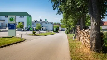 Expose NUR € 3,30/m² 429m² Großzügige Büroflächen mit Parkplätzen
