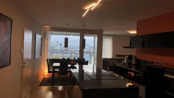 Expose Traumwohnung mit Blick auf die Stadt, Besichtigungen am 30.09. ab 17.00 Uhr