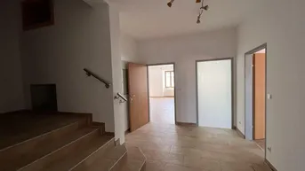 Expose Renoviertes Geschäfts-/Wohnhaus