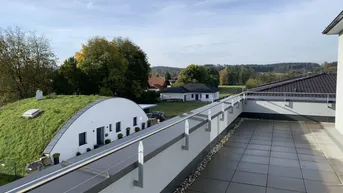 Expose Traumhaftes Penthouse in Mattighofen: 4 Zimmer, Terrasse &amp; Luxus-Ausstattung!