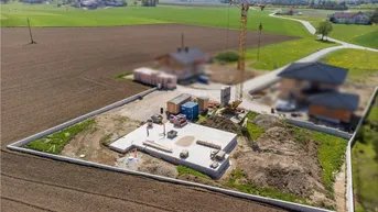 Expose ersparen Sie sich viel Vorarbeit und Kosten!!! Baugrundstück mit fertiger Bodenplatte !!!