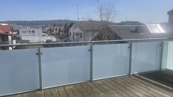 Expose Sehr sonnige 4 Zimmerwohnung mit zwei großen Balkonen &amp; ungestörten tollen Ausblick!