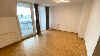 Expose GEPFLEGTE 3 ZIMMERWOHNUNG MIT LOGGIA AM MARKTPLATZ IN HELLMONSÖDT