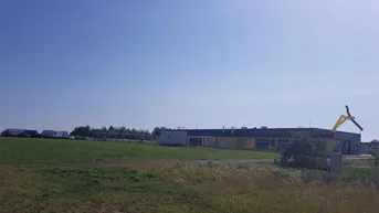 Expose *** PREISREDUKTION *** Wiener Neustadt: Gewerbegrundstück 11.388 m² (nicht teilbar) in frequenter Lage zu kaufen