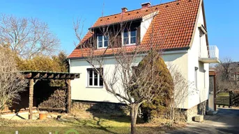 Expose Landhausidylle mit großem Bauerngarten - Naturverbunden und zentral gelegen!