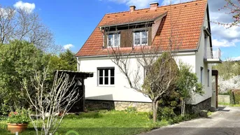 Expose Landhausidylle mit großem Bauerngarten - Naturverbunden und zentral gelegen!