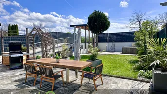 Expose Stilvoller Rückzugsort mit Gartenidyll, Garage und Ausbaupotenzial!