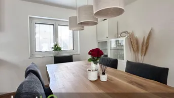 Expose Stilvoller Rückzugsort mit Gartenidyll, Garage und Ausbaupotenzial!