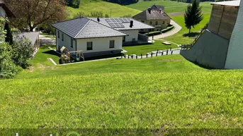 Expose Häuslbauer aufgepasst! Günstiger Baugrund in Hanglage