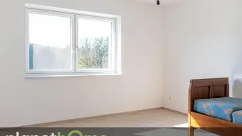 Expose Attraktives Einfamilienhaus im Bauhaus-Stil auf einem großen, naturbelassenen Grundstück