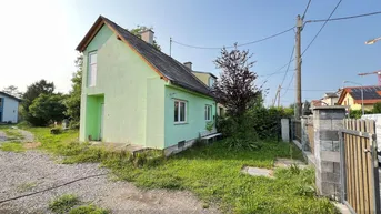 Expose 2 Bauplätze auf einem Grundstück mit nahezu 1.500 m² und Altbestand!